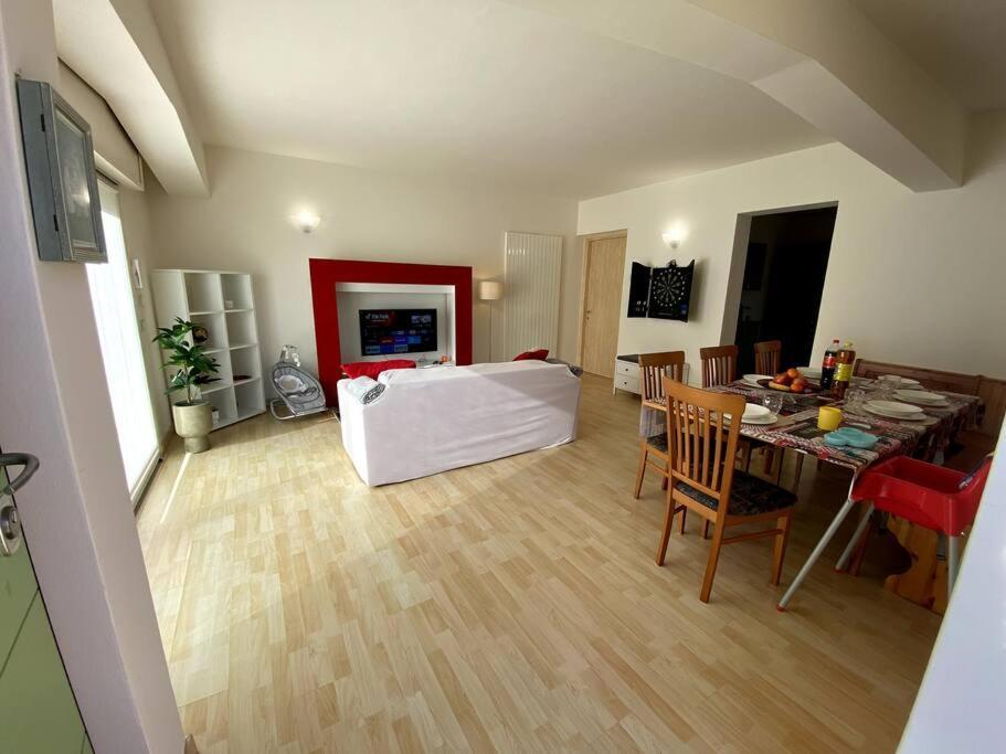 Casa Vacanza Veronica Con Giardino Verbania Bagian luar foto