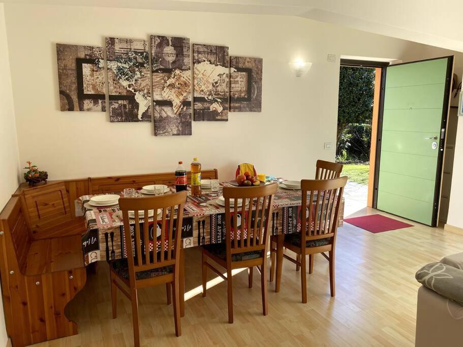 Casa Vacanza Veronica Con Giardino Verbania Bagian luar foto