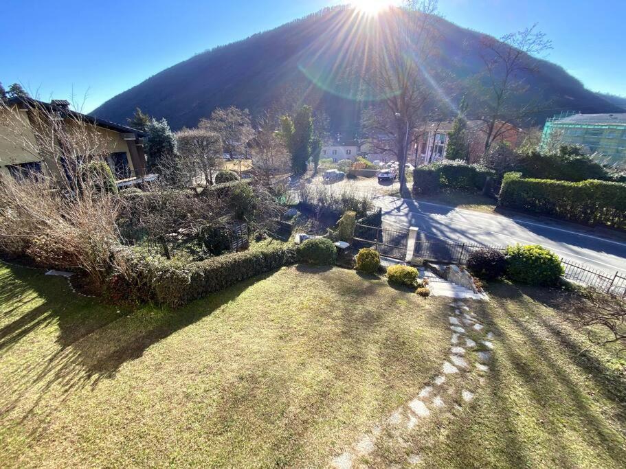 Casa Vacanza Veronica Con Giardino Verbania Bagian luar foto