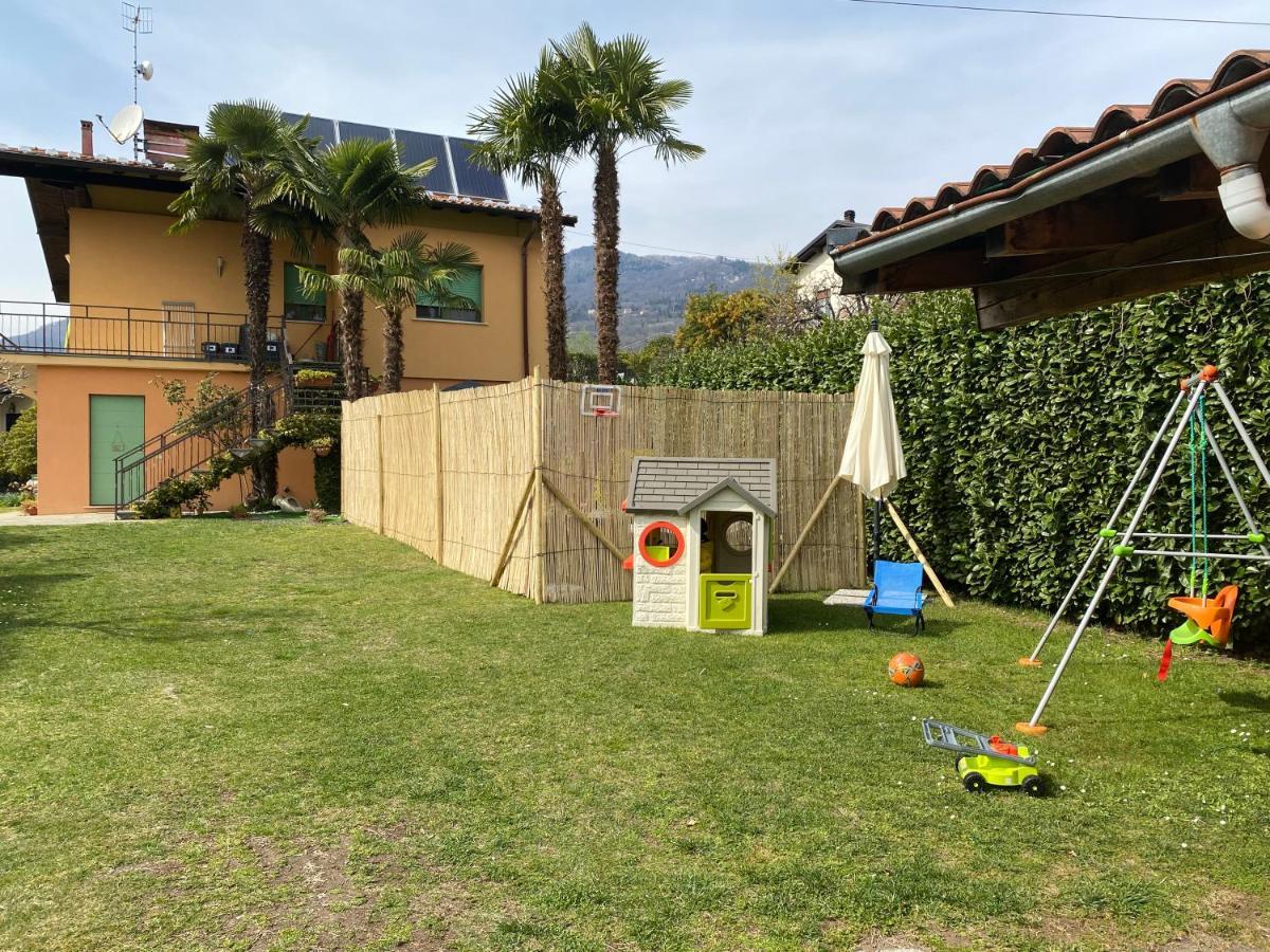 Casa Vacanza Veronica Con Giardino Verbania Bagian luar foto