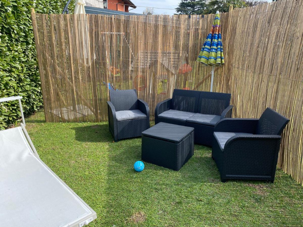 Casa Vacanza Veronica Con Giardino Verbania Bagian luar foto